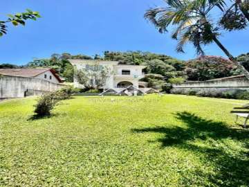 Casa à venda em Mosela, Petrópolis - RJ