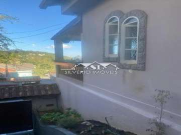 Casa à venda em Mosela, Petrópolis - RJ