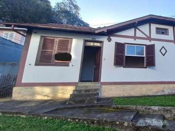 Casa à venda em Valparaíso, Petrópolis - RJ