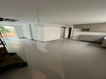 Cobertura à venda em Itaipava, Petrópolis - RJ