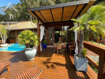 Casa à venda em Itaipava, Petrópolis - RJ
