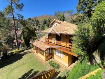Casa à venda em Itaipava, Petrópolis - RJ