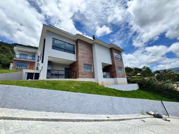 Casa à venda em Golfe, Teresópolis - RJ