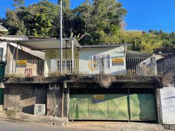 Casa à venda em Parque Maria Teresa, Nova Friburgo - RJ
