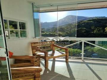 Apartamento à venda em Samambaia, Petrópolis - RJ