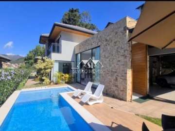 Casa à venda em Valparaíso, Petrópolis - RJ