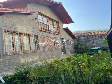Casa à venda em Itaipava, Petrópolis - RJ