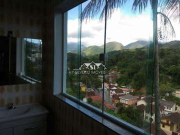 Casa à venda em Valparaíso, Petrópolis - RJ