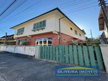 Casa à venda em Itaipava, Petrópolis - RJ