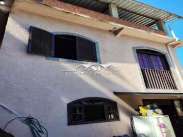 Casa à venda em Mosela, Petrópolis - RJ