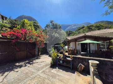 Casa à venda em Araras, Petrópolis - RJ