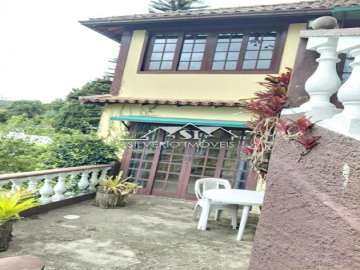 Casa à venda em Valparaíso, Petrópolis - RJ