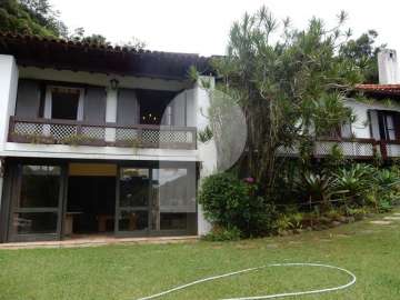 Casa à venda em Nogueira, Petrópolis - RJ