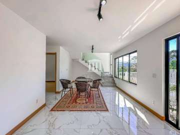 Casa à venda em Várzea, Teresópolis - RJ