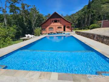 Casa à venda em Fazenda Inglesa, Petrópolis - RJ
