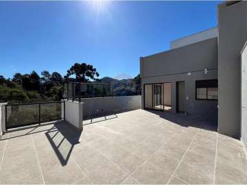 Cobertura à venda em Várzea, Teresópolis - RJ