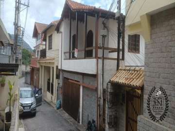 Casa à venda em Cascatinha, Petrópolis - RJ