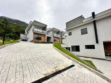 Casa à venda em Golfe, Teresópolis - RJ