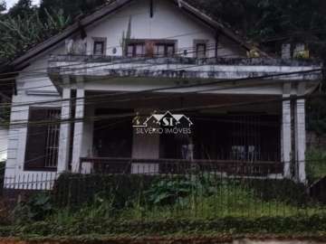 Casa à venda em Mosela, Petrópolis - RJ