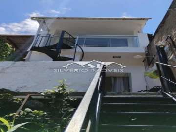 Casa à venda em Itamarati, Petrópolis - RJ