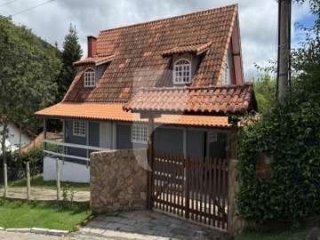 Casa à venda em Itaipava, Petrópolis - RJ