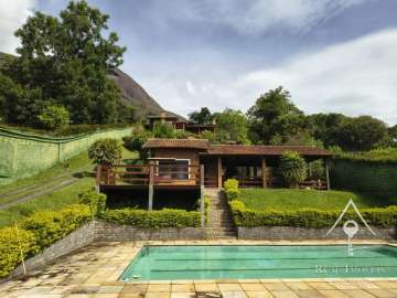 Casa à venda em Samambaia, Petrópolis - RJ