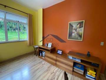 Apartamento à venda em Valparaíso, Petrópolis - RJ