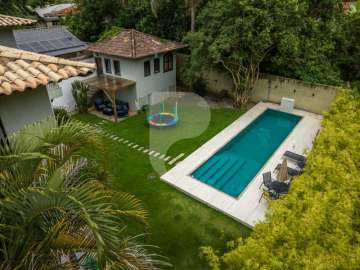 Casa à venda em Itaipava, Petrópolis - RJ