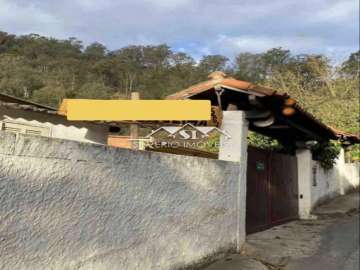 Apartamento para alugar em Nogueira, Petrópolis - RJ