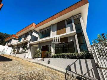 Casa à venda em Várzea, Teresópolis - RJ