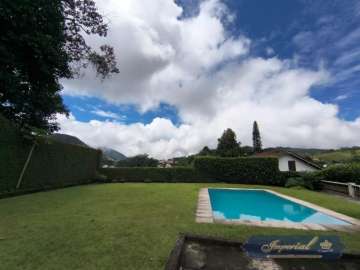 Casa à venda em Valparaíso, Petrópolis - RJ