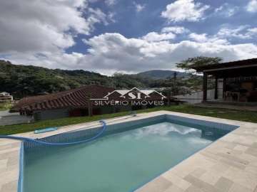 Casa à venda em Mosela, Petrópolis - RJ