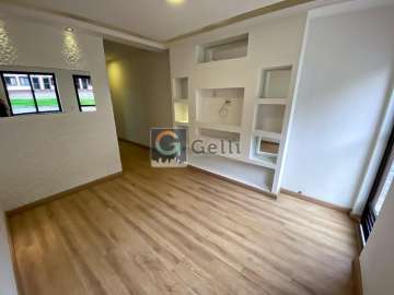Apartamento à venda em Samambaia, Petrópolis - RJ