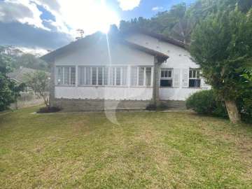 Casa à venda em Nogueira, Petrópolis - RJ