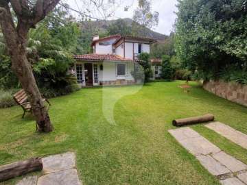 Casa à venda em Itaipava, Petrópolis - RJ