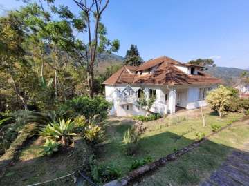 Casa à venda em Mosela, Petrópolis - RJ