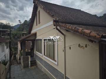 Casa à venda em Quarteirão Ingelheim, Petrópolis - RJ