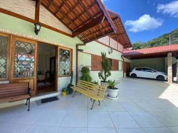Casa à venda em Golfe, Teresópolis - RJ