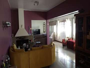 Casa à venda em Valparaíso, Petrópolis - RJ