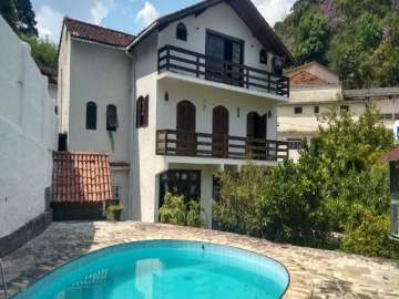 Casa à venda em Valparaíso, Petrópolis - RJ