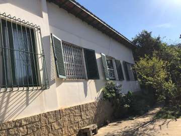 Casa à venda em Mosela, Petrópolis - RJ