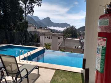 Casa à venda em Valparaíso, Petrópolis - RJ