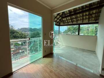 Casa à venda em Valparaíso, Petrópolis - RJ