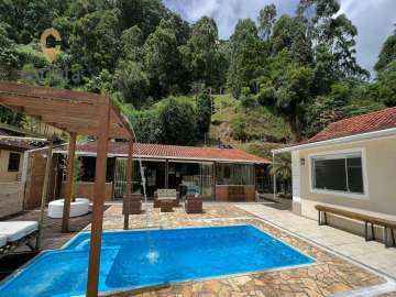 Casa à venda em Cascatinha, Nova Friburgo - RJ