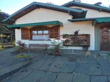 Casa à venda em Mosela, Petrópolis - RJ