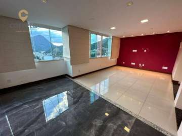 Cobertura à venda em Braunes, Nova Friburgo - RJ