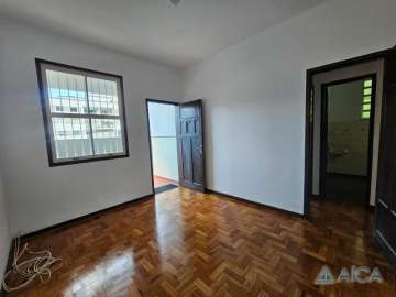 Casa à venda em Valparaíso, Petrópolis - RJ
