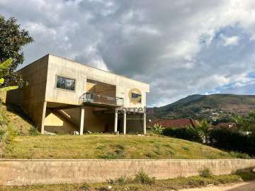 Casa à venda em Campo do Coelho, Nova Friburgo - RJ