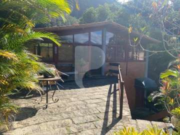 Casa à venda em Itaipava, Petrópolis - RJ