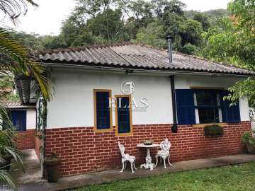 Casa à venda em Siméria, Petrópolis - RJ
